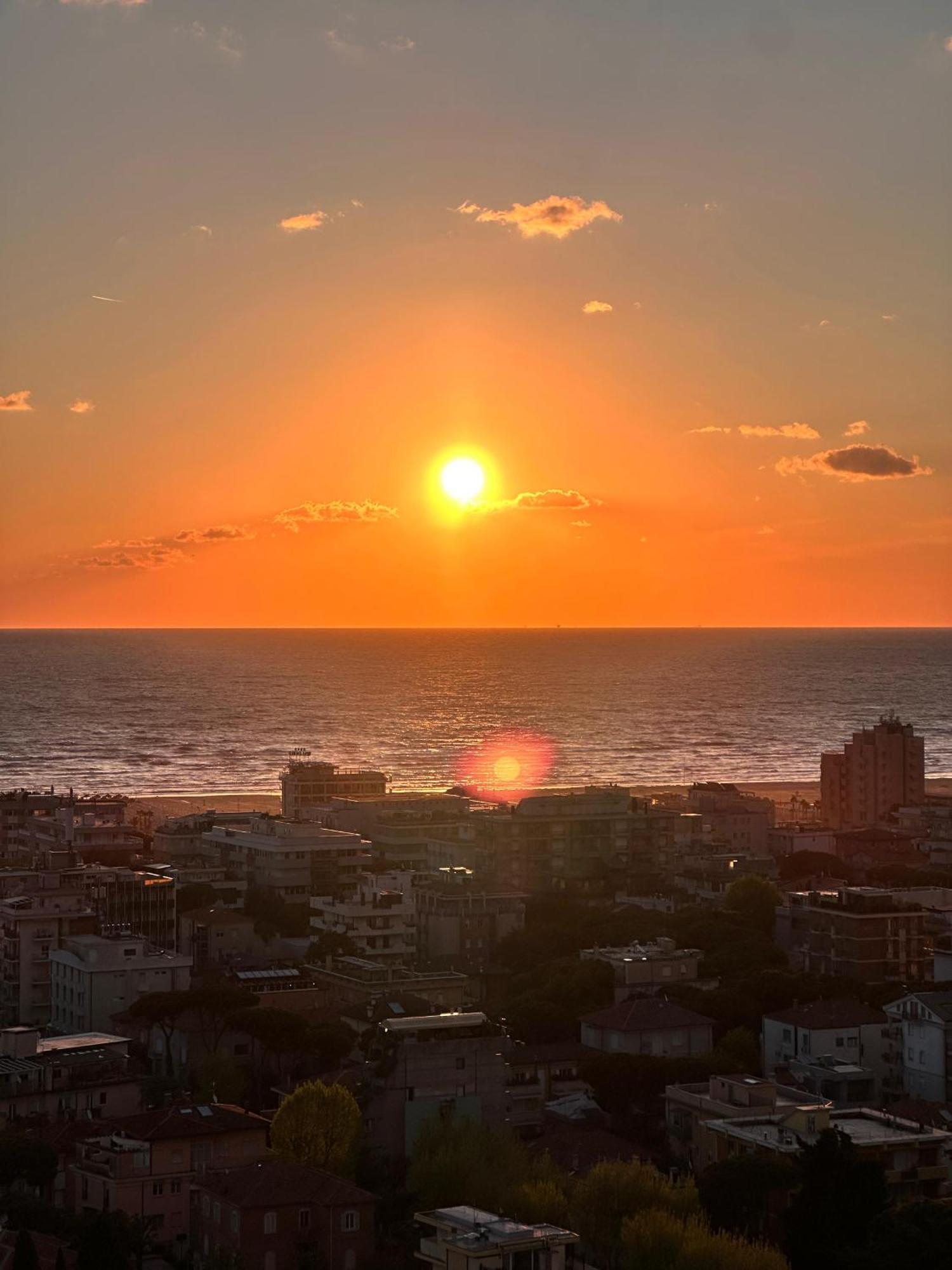 Panoramico Appartamento Vista Mare Rimini Bagian luar foto